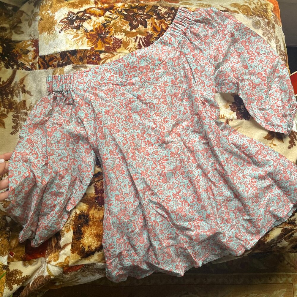 NWT off the shoulder cotton peasant blouse with puff sleeves